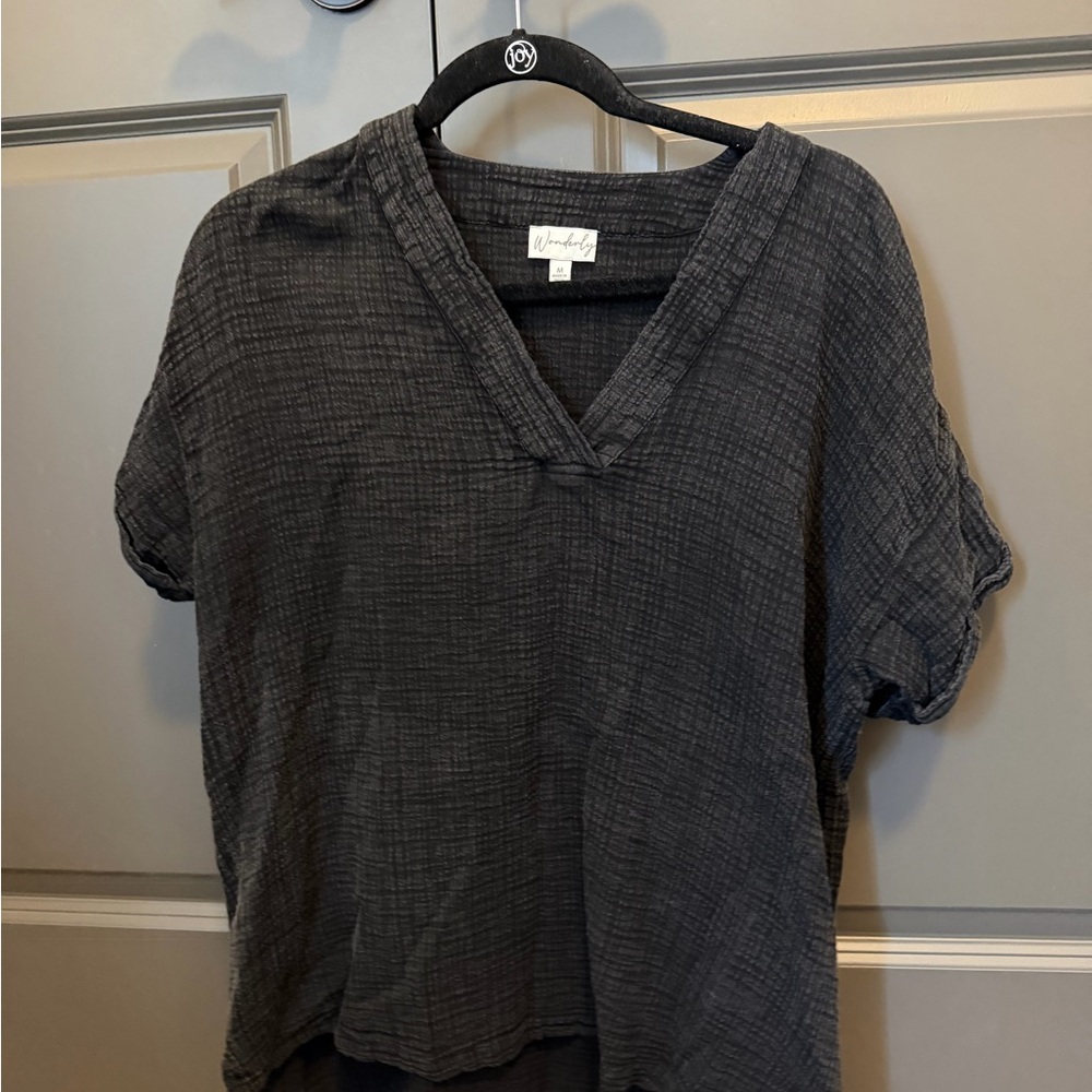 Wonderly Black Crinkled V-Neck Tunic Top